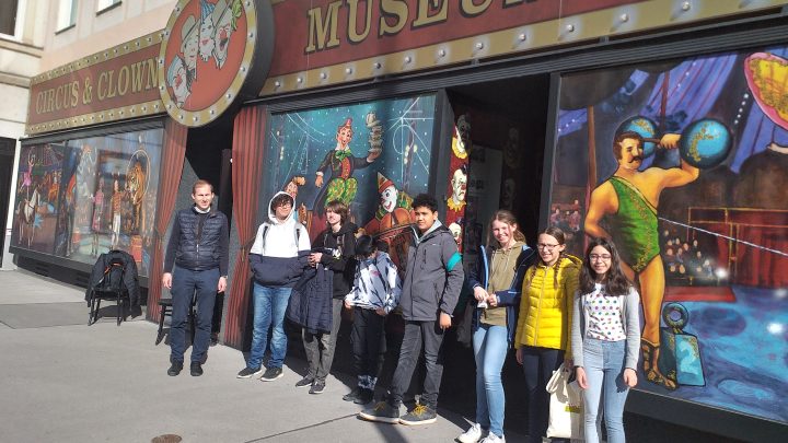 ZIWOLI-BegleiterInnen besuchen das Circus -Museum