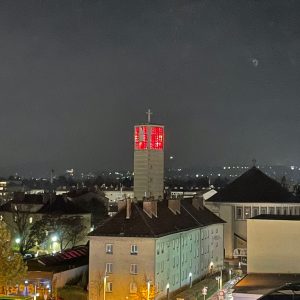 Liesinger Kirchturm leuchtete in rot-Red Wednesday